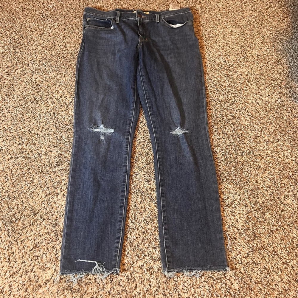 Levi's Slimming Skinny Jeans Women's Size 31 Distressed Blue Denim
